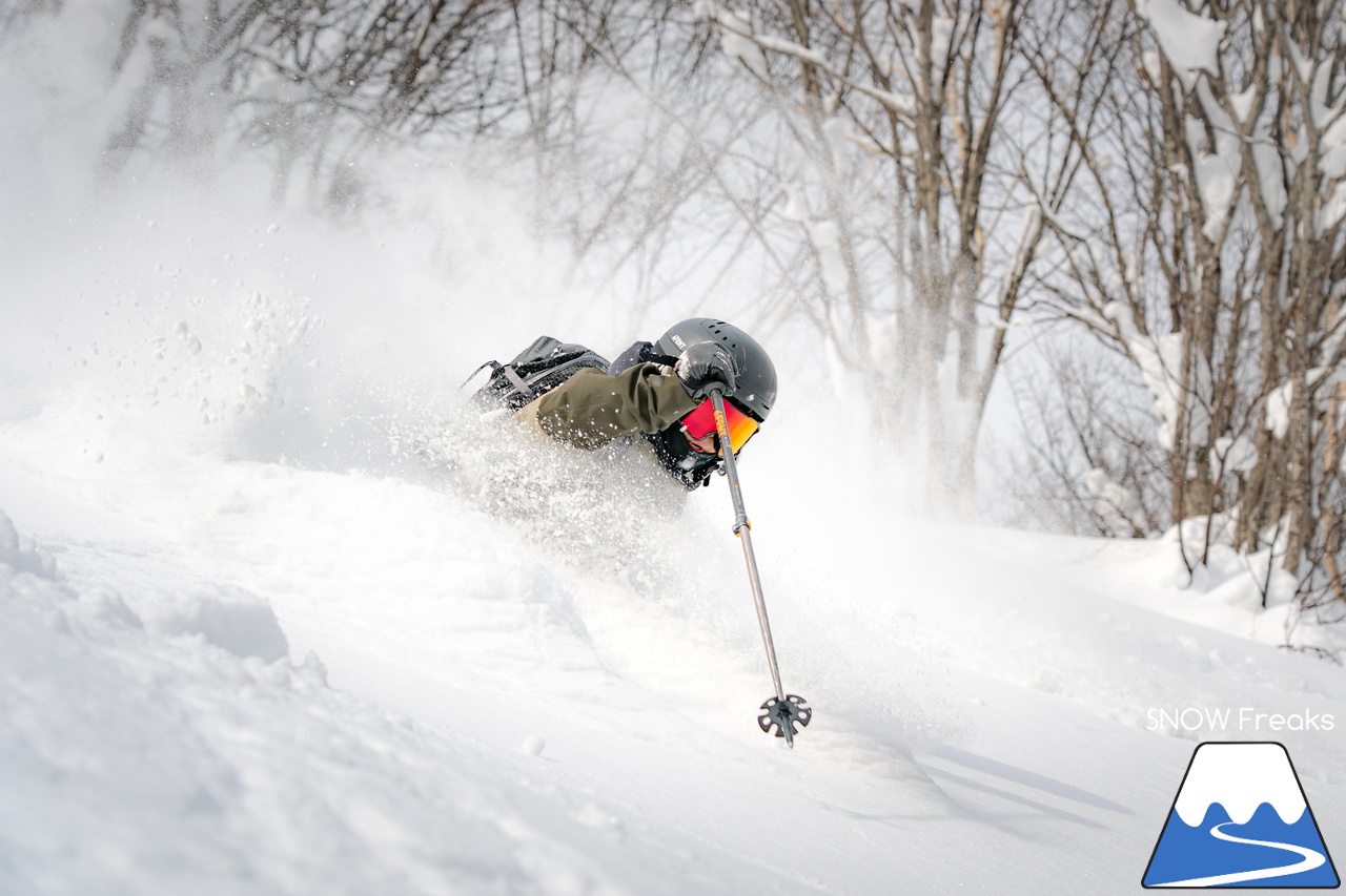 サッポロテイネ｜プロスキーヤー・中西太洋さんが、今季 SNOW Freaks 初登場。コンディション良好なゲレンデ＆パウダーを滑る、そして、撮る！